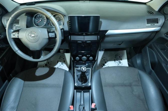 Opel Astra H Рестайлинг с пробегом 2012 года, цена 859 000 рублей, 109000 км, седан, Автокод Объявления