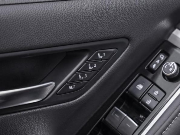 Toyota Land Cruiser 300 Series с пробегом 2021 года, цена 6 799 000 рублей, 226422 км, внедорожник, Автокод Объявления