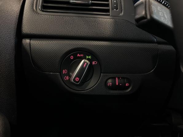 Volkswagen Jetta VI с пробегом 2014 года, цена 980 000 рублей, 107341 км, седан, Автокод Объявления