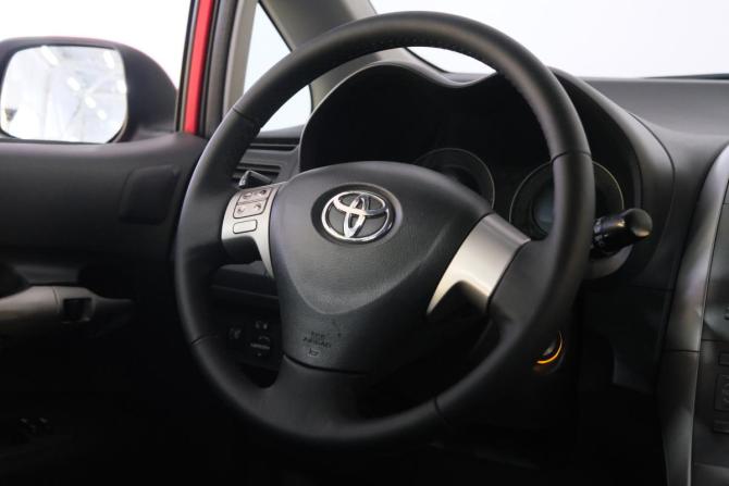 Toyota Auris I с пробегом 2007 года, цена 719 000 рублей, 320000 км, хэтчбек, Автокод Объявления
