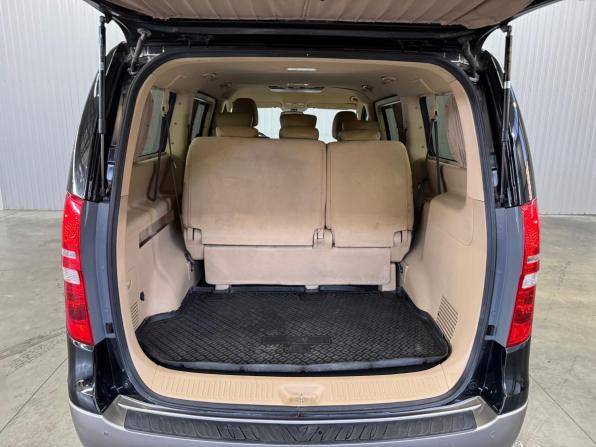 Hyundai H-1 II Рестайлинг 2 с пробегом 2018 года, цена 2 247 000 рублей, 308505 км, минивэн, Автокод Объявления