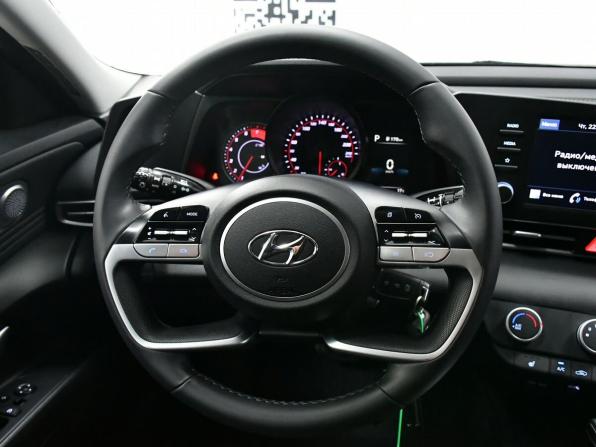 Hyundai Elantra VII (CN7) с пробегом 2022 года, цена 1 987 000 рублей, 33903 км, седан, Автокод Объявления