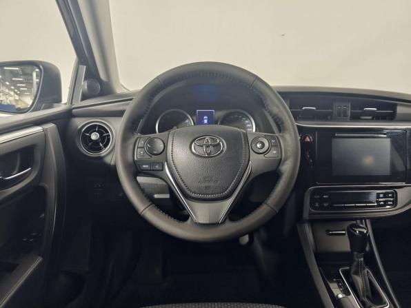 Toyota Corolla XI (E160 E170 E180) Рестайлинг 1 с пробегом 2018 года, цена 1 630 000 рублей, 118742 км, седан, Автокод Объявления