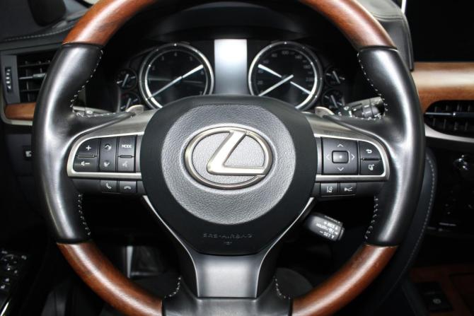 Lexus LX III Рестайлинг 2 с пробегом 2020 года, цена 10 900 000 рублей, 67214 км, внедорожник, Автокод Объявления