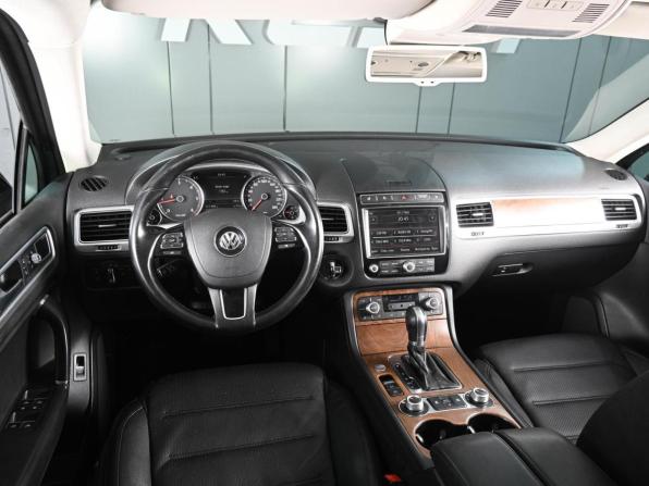 Volkswagen Touareg II Рестайлинг с пробегом 2015 года, цена 3 319 000 рублей, 121484 км, внедорожник, Автокод Объявления