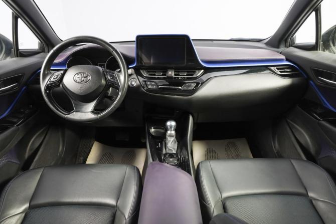 Toyota C-HR I Рестайлинг с пробегом 2020 года, цена 2 799 000 рублей, 28566 км, внедорожник, Автокод Объявления