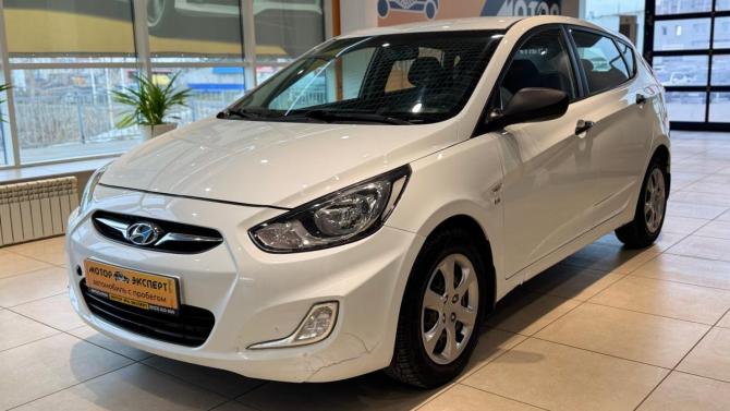 Hyundai Solaris I с пробегом 2013 года, цена 650 000 рублей, 151854 км, хэтчбек, Автокод Объявления