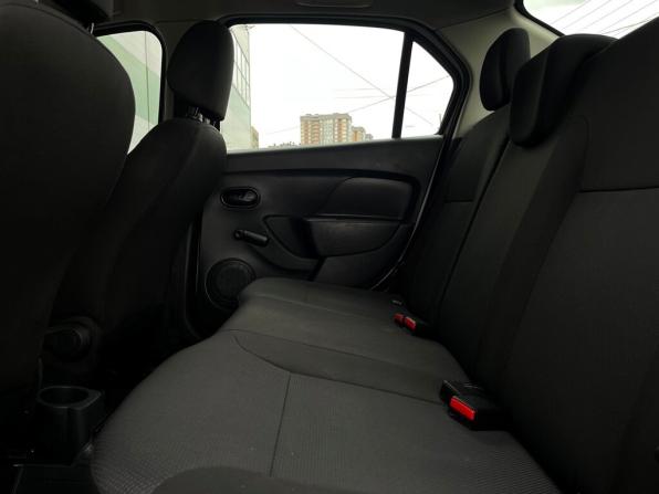 Renault Logan II Рестайлинг с пробегом 2019 года, цена 719 700 рублей, 125571 км, седан, Автокод Объявления