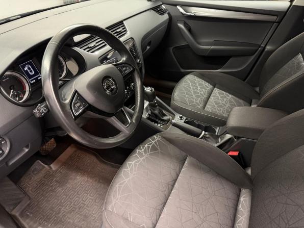 Skoda Octavia III (A7) Рестайлинг с пробегом 2019 года, цена 1 737 000 рублей, 198158 км, лифтбек, Автокод Объявления