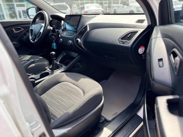 Hyundai ix35 I Рестайлинг с пробегом 2013 года, цена 1 100 000 рублей, 128000 км, внедорожник, Автокод Объявления
