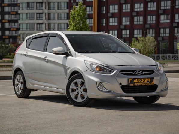 Hyundai Solaris I с пробегом 2014 года, цена 600 000 рублей, 247800 км, хэтчбек, Автокод Объявления