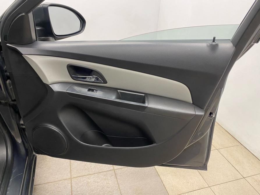 Chevrolet Cruze I Рестайлинг Санкт-Петербург  - изображение 13