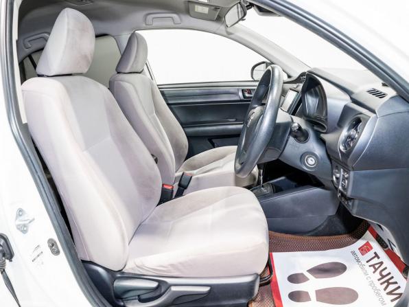 Toyota Corolla XI (E160 E170) Рестайлинг 2 с пробегом 2017 года, цена 1 135 000 рублей, 117700 км, седан, Автокод Объявления