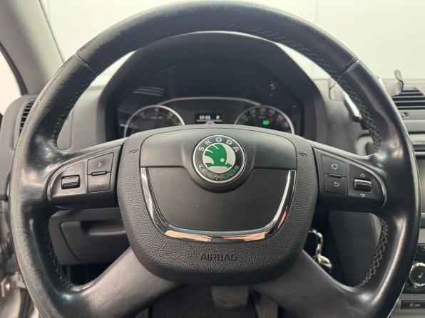 Skoda Octavia II (A5) Рестайлинг с пробегом 2012 года, цена 880 000 рублей, 175006 км, лифтбек, Автокод Объявления