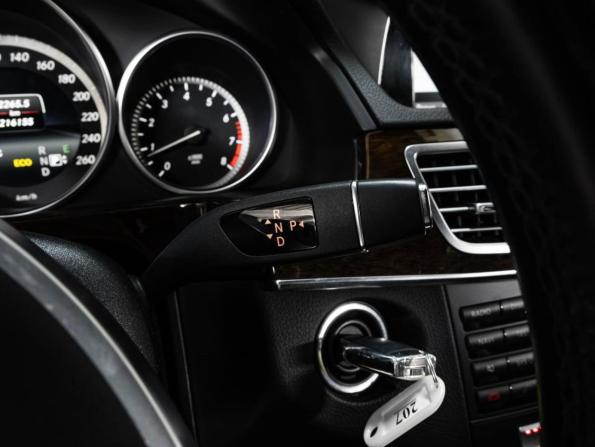 Mercedes-Benz E-Класс IV (W212 S212 C207) Рестайлинг с пробегом 2013 года, цена 2 150 000 рублей, 216155 км, седан, Автокод Объявления