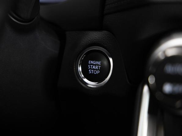 Toyota RAV4 V (XA50) с пробегом 2024 года, цена 3 999 000 рублей, 34590 км, внедорожник, Автокод Объявления