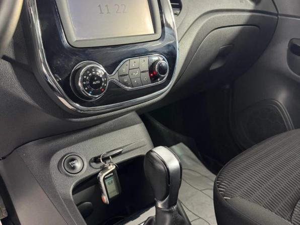 Renault Kaptur I с пробегом 2017 года, цена 1 272 000 рублей, 130588 км, внедорожник, Автокод Объявления