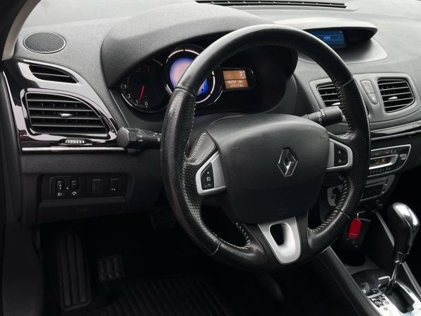 Renault Fluence I Рестайлинг с пробегом 2013 года, цена 820 000 рублей, 186753 км, седан, Автокод Объявления