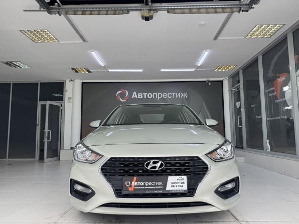 Hyundai Solaris II с пробегом 2018 года, цена 1 400 000 рублей, 60300 км, седан, Автокод Объявления