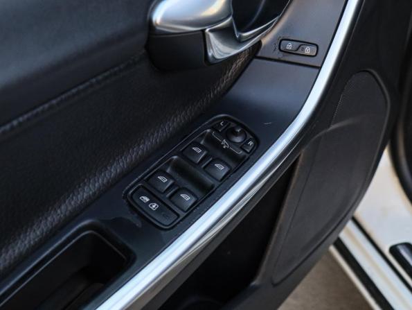 Volvo V60 I с пробегом 2011 года, цена 728 000 рублей, 270560 км, универсал, Автокод Объявления