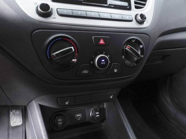 Hyundai Solaris II с пробегом 2019 года, цена 1 379 000 рублей, 107110 км, седан, Автокод Объявления