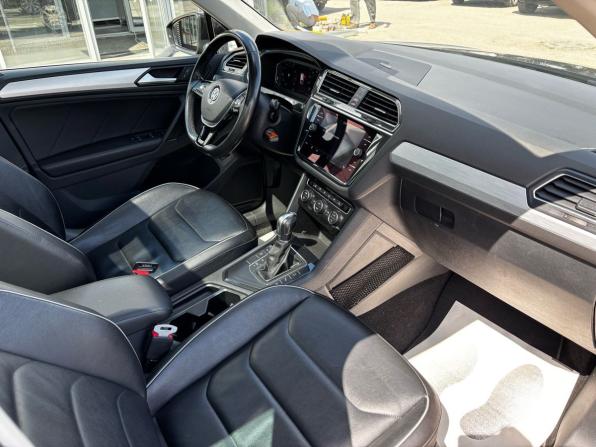 Volkswagen Tiguan II с пробегом 2019 года, цена 1 890 000 рублей, 233000 км, внедорожник, Автокод Объявления