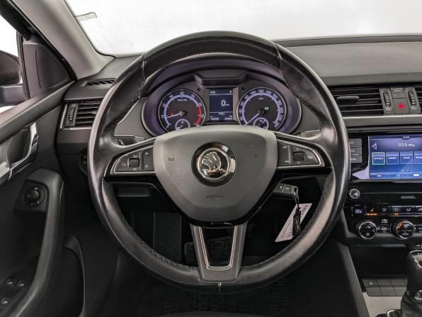Skoda Octavia III (A7) Рестайлинг с пробегом 2018 года, цена 1 670 000 рублей, 140525 км, лифтбек, Автокод Объявления
