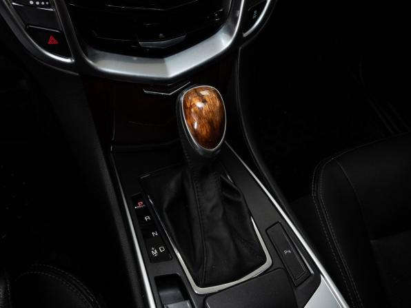Cadillac SRX II Рестайлинг с пробегом 2015 года, цена 1 850 000 рублей, 122400 км, внедорожник, Автокод Объявления