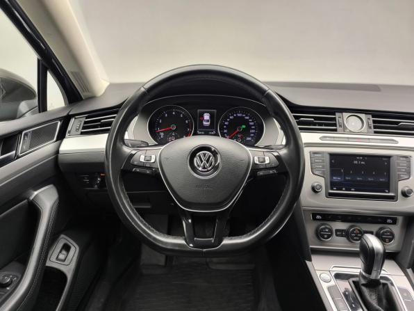 Volkswagen Passat B8 с пробегом 2017 года, цена 1 749 000 рублей, 134131 км, седан, Автокод Объявления
