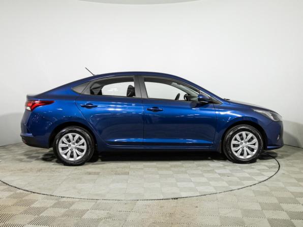 Hyundai Solaris II Рестайлинг с пробегом 2021 года, цена 1 799 700 рублей, 39386 км, седан, Автокод Объявления