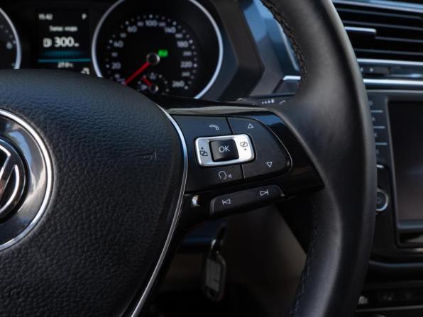 Volkswagen Tiguan II с пробегом 2017 года, цена 1 999 000 рублей, 230935 км, внедорожник, Автокод Объявления