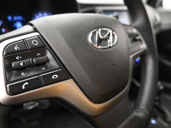 Hyundai Solaris II с пробегом 2018 года, цена 1 369 900 рублей, 142516 км, седан, Автокод Объявления