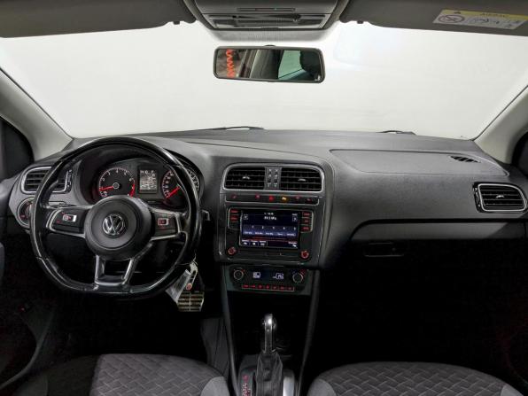 Volkswagen Polo V Рестайлинг с пробегом 2018 года, цена 990 000 рублей, 217546 км, седан, Автокод Объявления