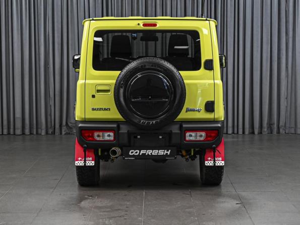 Suzuki Jimny IV с пробегом 2021 года, цена 2 599 000 рублей, 70929 км, внедорожник, Автокод Объявления