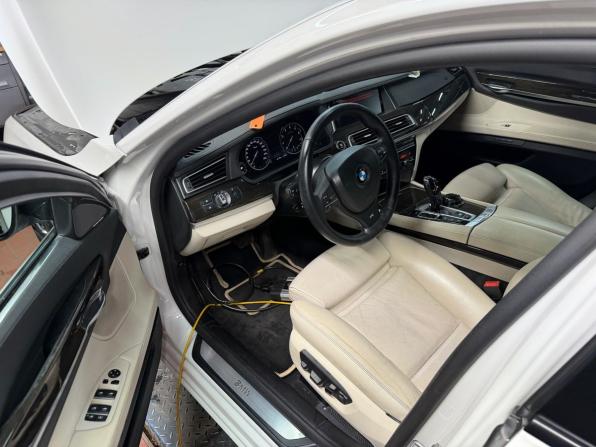 BMW 7 серии V (F01/F02/F04) Рестайлинг с пробегом 2014 года, цена 2 000 000 рублей, 211194 км, седан, Автокод Объявления
