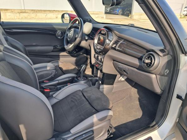 Mini Hatch III (F55/F56) Рестайлинг с пробегом 2021 года, цена 2 920 000 рублей, 69686 км, хэтчбек, Автокод Объявления