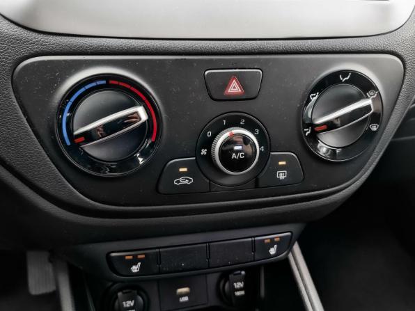 Hyundai Solaris II Рестайлинг с пробегом 2021 года, цена 1 899 000 рублей, 53813 км, седан, Автокод Объявления