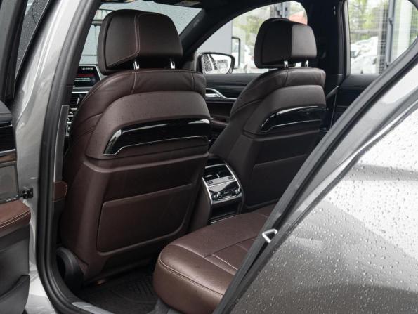 BMW 7 серии VI (G11/G12) с пробегом 2018 года, цена 4 350 000 рублей, 97856 км, седан, Автокод Объявления