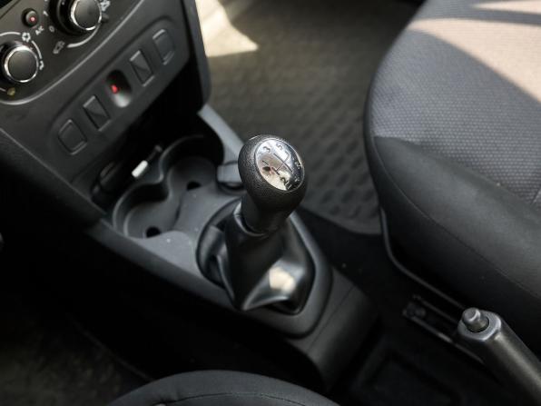 Renault Logan II с пробегом 2017 года, цена 708 000 рублей, 127668 км, седан, Автокод Объявления