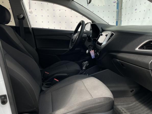 Hyundai Solaris II с пробегом 2018 года, цена 1 130 000 рублей, 137155 км, седан, Автокод Объявления