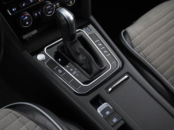 Volkswagen Passat B8 Рестайлинг с пробегом 2020 года, цена 3 149 046 рублей, 67752 км, седан, Автокод Объявления