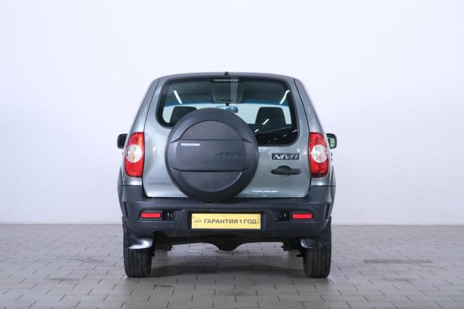 Chevrolet Niva I Рестайлинг с пробегом 2018 года, цена 669 000 рублей, 91845 км, внедорожник, Автокод Объявления
