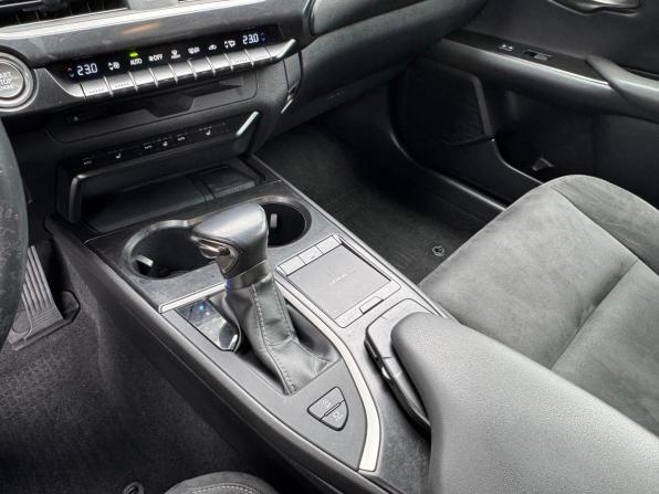 Lexus UX I с пробегом 2019 года, цена 2 600 000 рублей, 148402 км, внедорожник, Автокод Объявления