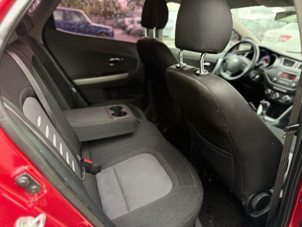 Kia Ceed II Рестайлинг с пробегом 2015 года, цена 1 035 000 рублей, 188377 км, хэтчбек, Автокод Объявления
