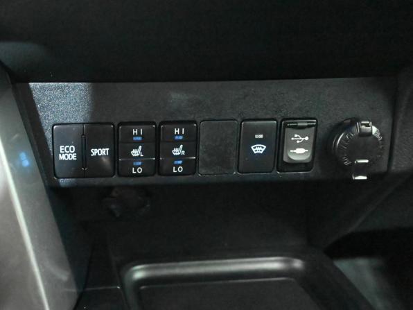 Toyota RAV4 IV (XA40) Рестайлинг с пробегом 2017 года, цена 2 650 000 рублей, 131394 км, внедорожник, Автокод Объявления