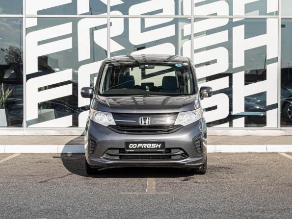 Honda Stepwgn V с пробегом 2016 года, цена 1 715 000 рублей, 176131 км, минивэн, Автокод Объявления