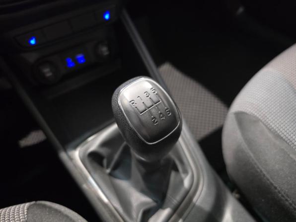 Hyundai Solaris II с пробегом 2017 года, цена 920 000 рублей, 152817 км, седан, Автокод Объявления