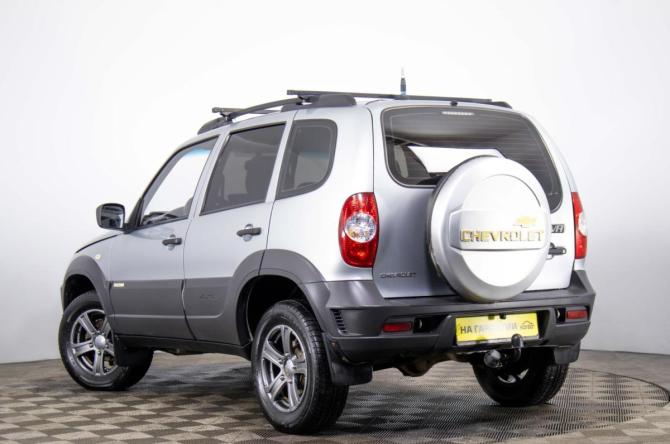 Chevrolet Niva I Рестайлинг с пробегом 2015 года, цена 749 000 рублей, 93000 км, внедорожник, Автокод Объявления