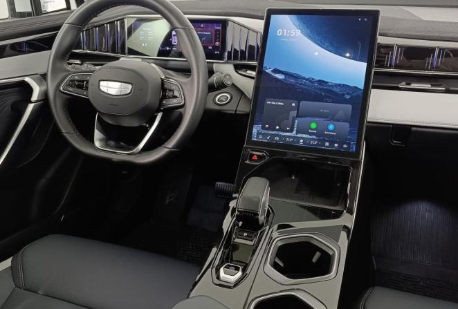 Geely Atlas II с пробегом 2023 года, цена 2 895 000 рублей, 11000 км, внедорожник, Автокод Объявления