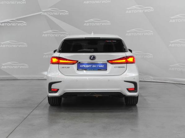 Lexus CT I Рестайлинг 2 с пробегом 2018 года, цена 2 120 000 рублей, 109707 км, хэтчбек, Автокод Объявления